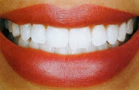 TRUCOS PARA UNOS DIENTES BLANCOS, PERFECTOS Y FUERTES