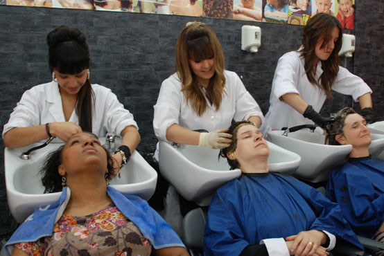 Clases de peinados dirigidas a personas sin experiencia