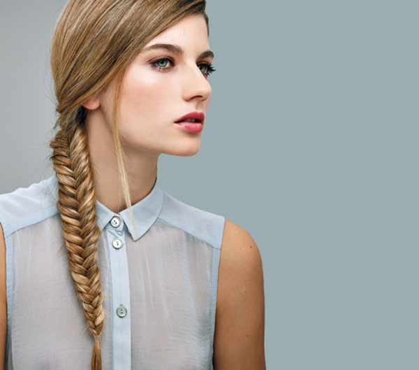 3 excelentes peinados sencillos para las mujeres de pelo largo.