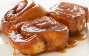 como preparar un Sticky Buns de glaseado de manzana