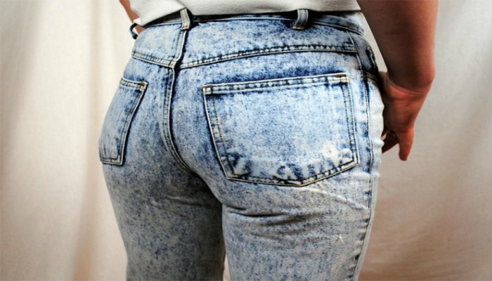 cómo decorar pantalones viejos
