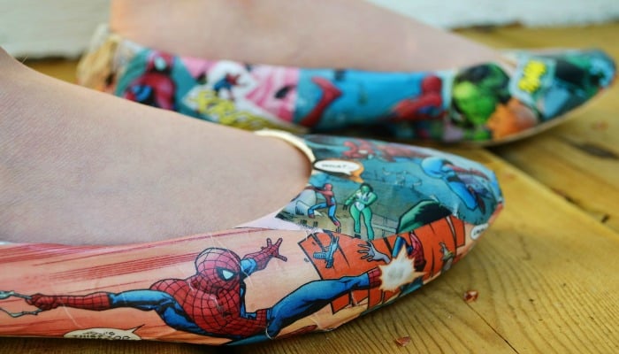 decorar zapatos viejos con cómics