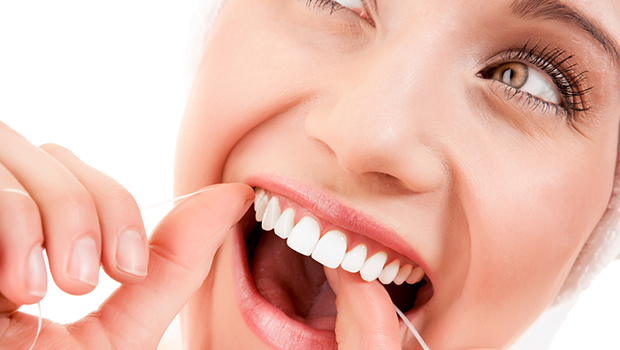 5 Trucos para Blanquear los Dientes Naturalmente