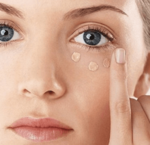 Maquillaje para agrandar los ojos, paso a paso para lograrlo