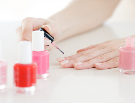 Como Secar El Esmalte de Uñas Rápidamente - Megalindas.com