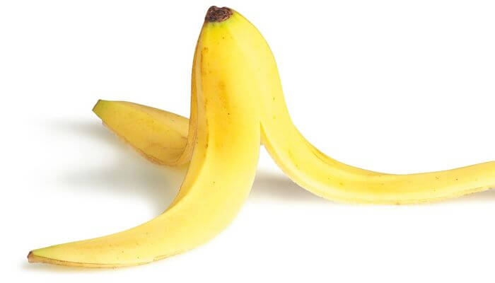 cascara de banana para granos en la cara