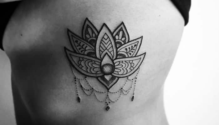 tatuaje flor de loto