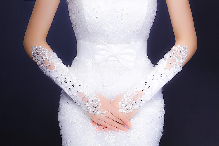 usar guantes en la boda